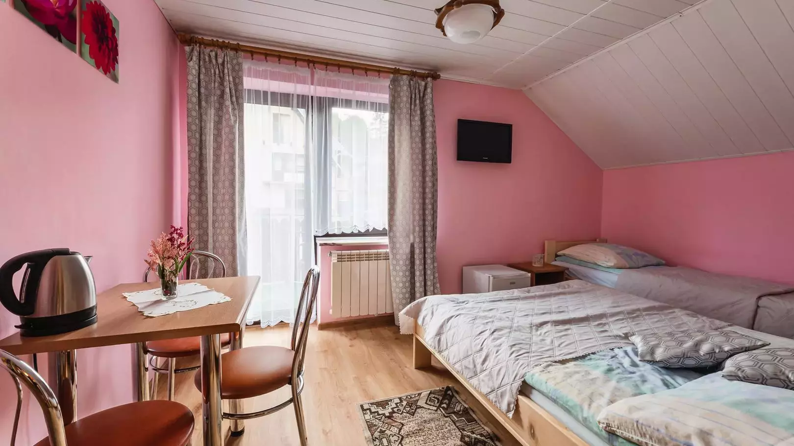 pokój 3os. z łazienką i balkonem